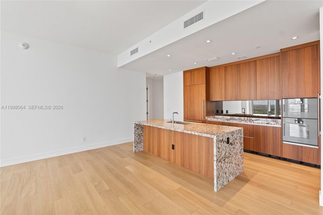 175 SE 25 Rd 2003, Miami, FL 33129