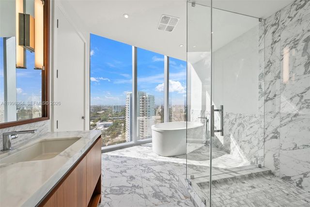 175 SE 25 Rd 2003, Miami, FL 33129