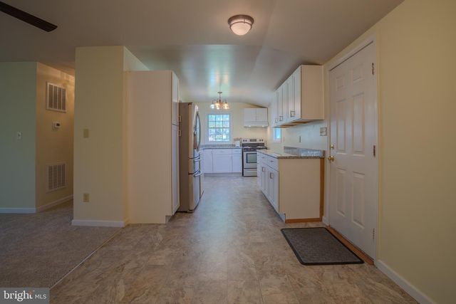 320 PAINTED MEADOW LN, Hedgesville, WV 25427