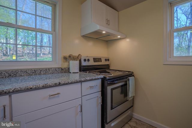 320 PAINTED MEADOW LN, Hedgesville, WV 25427
