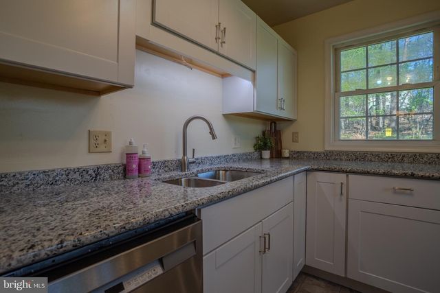 320 PAINTED MEADOW LN, Hedgesville, WV 25427