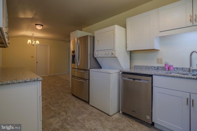 320 PAINTED MEADOW LN, Hedgesville, WV 25427