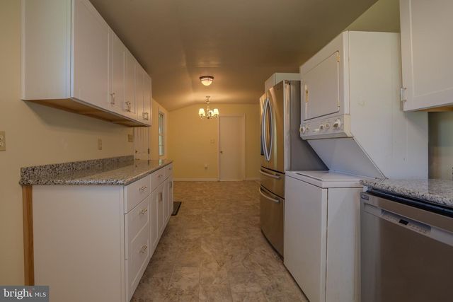 320 PAINTED MEADOW LN, Hedgesville, WV 25427