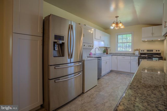 320 PAINTED MEADOW LN, Hedgesville, WV 25427