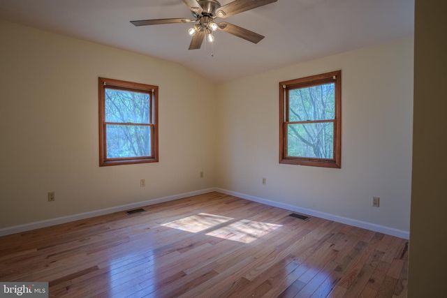320 PAINTED MEADOW LN, Hedgesville, WV 25427