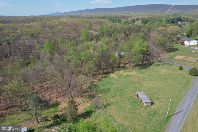 320 PAINTED MEADOW LN, Hedgesville, WV 25427