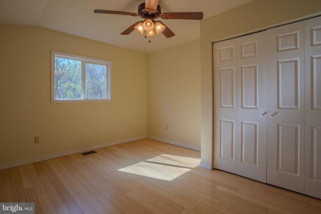 320 PAINTED MEADOW LN, Hedgesville, WV 25427