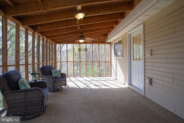 320 PAINTED MEADOW LN, Hedgesville, WV 25427