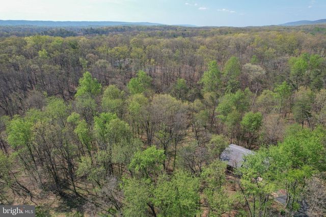 320 PAINTED MEADOW LN, Hedgesville, WV 25427