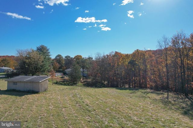 320 PAINTED MEADOW LN, Hedgesville, WV 25427
