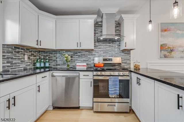 52 Hawthorne Ave, Bloomfield Twp., NJ 07003