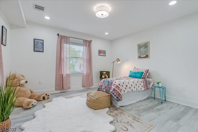 52 Hawthorne Ave, Bloomfield Twp., NJ 07003