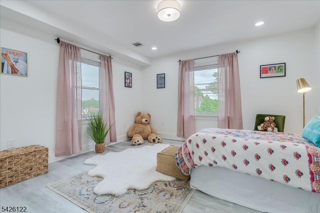 52 Hawthorne Ave, Bloomfield Twp., NJ 07003