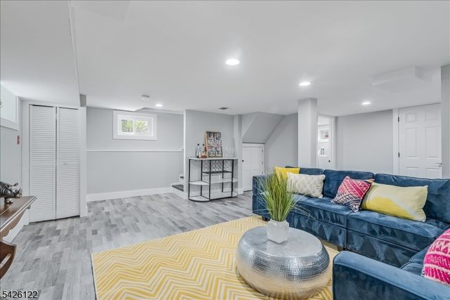 52 Hawthorne Ave, Bloomfield Twp., NJ 07003