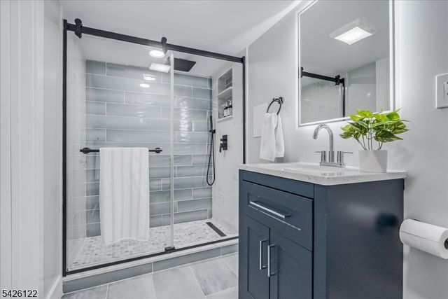 52 Hawthorne Ave, Bloomfield Twp., NJ 07003