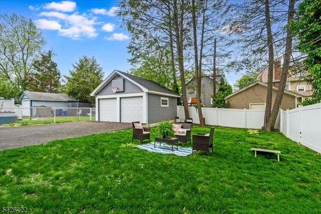52 Hawthorne Ave, Bloomfield Twp., NJ 07003