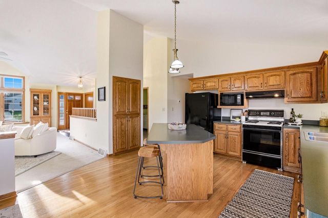 1001 Spring Waters DRIVE, Oconomowoc, WI 53066