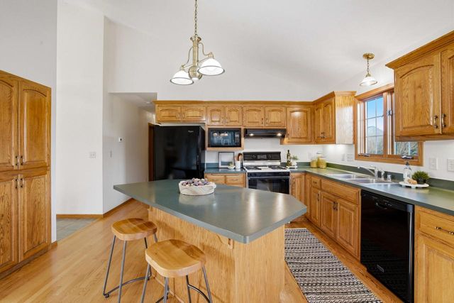 1001 Spring Waters DRIVE, Oconomowoc, WI 53066