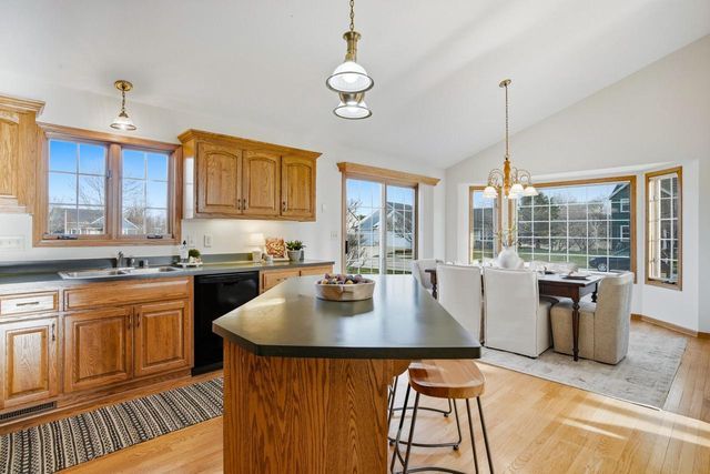 1001 Spring Waters DRIVE, Oconomowoc, WI 53066