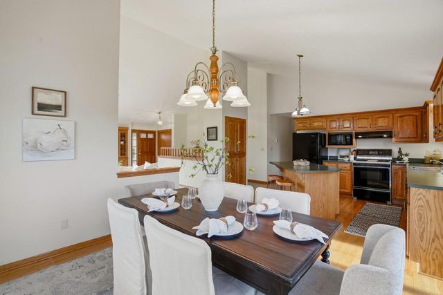 1001 Spring Waters DRIVE, Oconomowoc, WI 53066