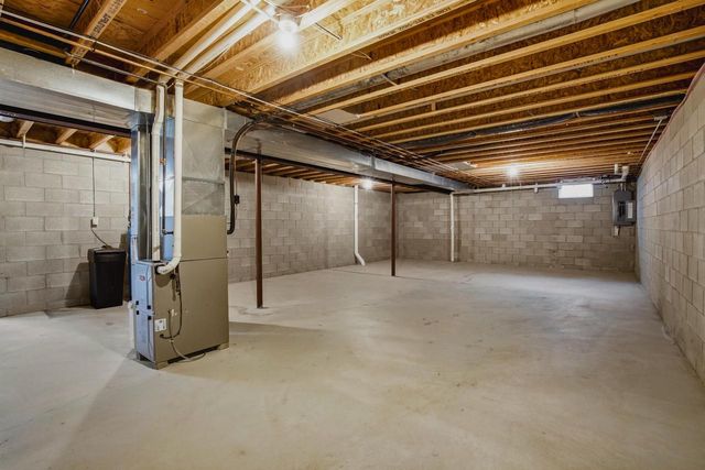 1001 Spring Waters DRIVE, Oconomowoc, WI 53066