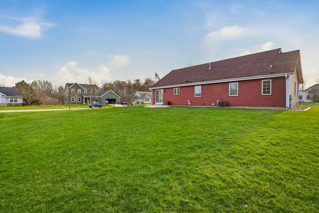 1001 Spring Waters DRIVE, Oconomowoc, WI 53066