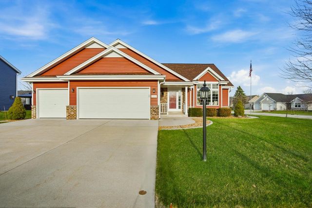 1001 Spring Waters DRIVE, Oconomowoc, WI 53066