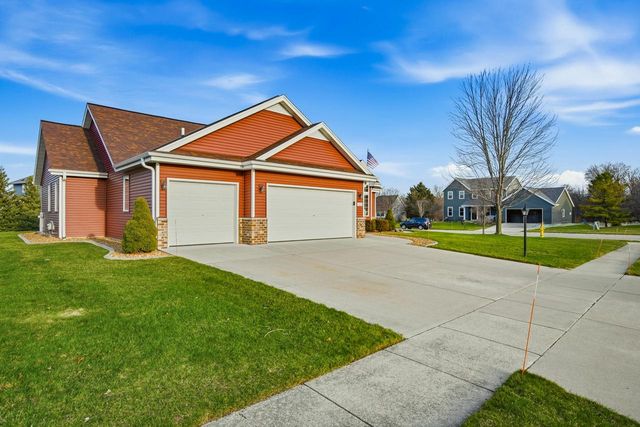 1001 Spring Waters DRIVE, Oconomowoc, WI 53066