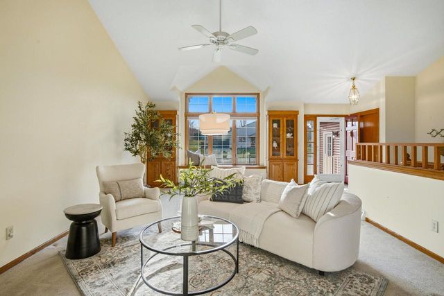 1001 Spring Waters DRIVE, Oconomowoc, WI 53066