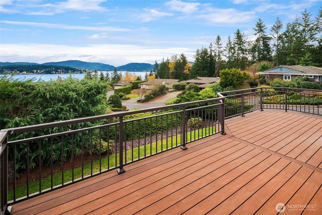 220 171ST Place NE, Bellevue, WA 98008