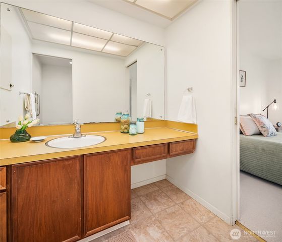 220 171ST Place NE, Bellevue, WA 98008