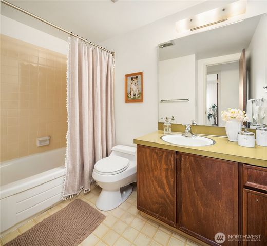 220 171ST Place NE, Bellevue, WA 98008