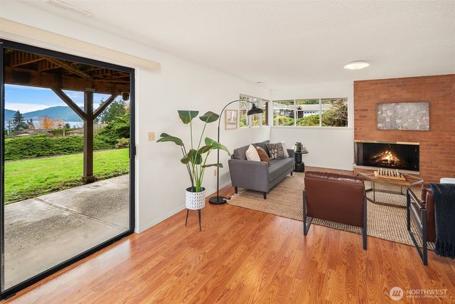 220 171ST Place NE, Bellevue, WA 98008