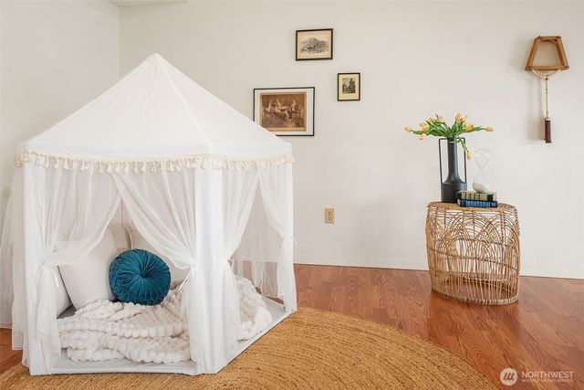 220 171ST Place NE, Bellevue, WA 98008