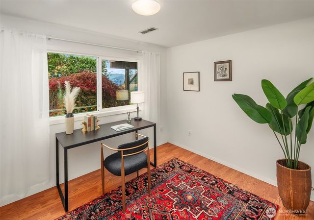 220 171ST Place NE, Bellevue, WA 98008