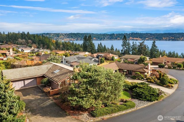 220 171ST Place NE, Bellevue, WA 98008