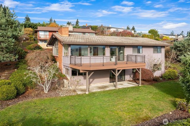 220 171ST Place NE, Bellevue, WA 98008