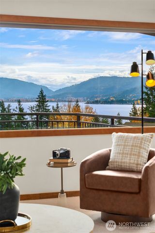 220 171ST Place NE, Bellevue, WA 98008