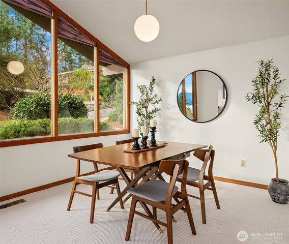 220 171ST Place NE, Bellevue, WA 98008