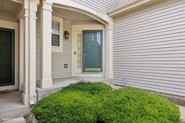 711 CREEKSIDE Circle 711, Gurnee, IL 60031
