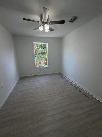 311 N 11th Street, Fort Pierce, FL 34950
