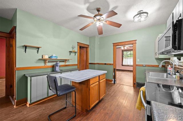 808 Troy Road, Edwardsville, IL 62025