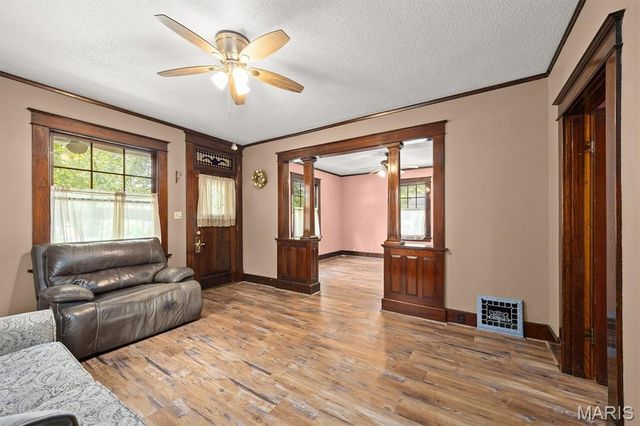 808 Troy Road, Edwardsville, IL 62025