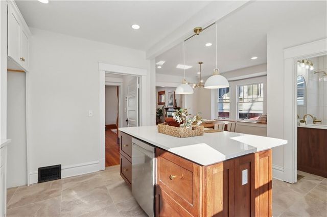 829 W 39th Terrace, Kansas City, MO 64111