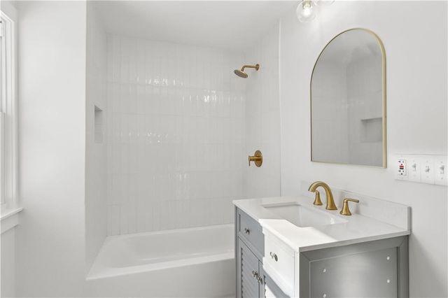 829 W 39th Terrace, Kansas City, MO 64111