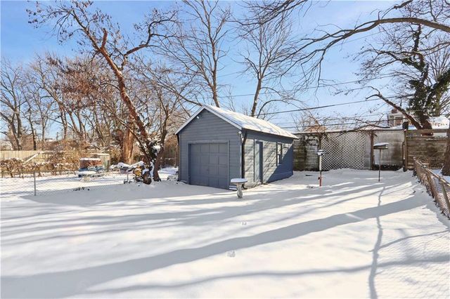 829 W 39th Terrace, Kansas City, MO 64111