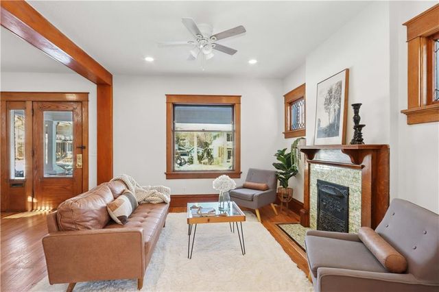 829 W 39th Terrace, Kansas City, MO 64111