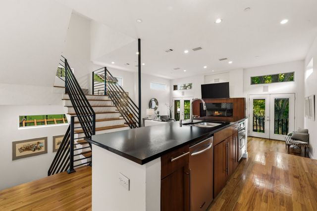 4025 Hawthorne Avenue, Dallas, TX 75219