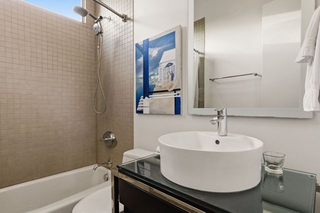 4025 Hawthorne Avenue, Dallas, TX 75219