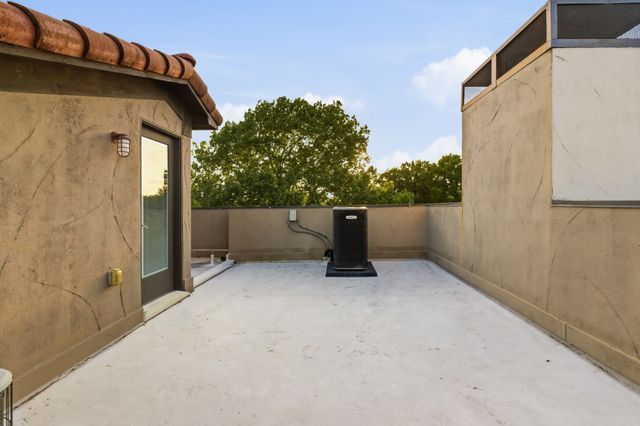 4025 Hawthorne Avenue, Dallas, TX 75219